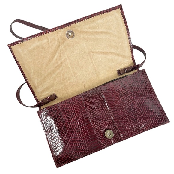 VINTAGE Red Snakeskin Fold Over Clutch Crossbody Bag Purse - Picture 3 of 5